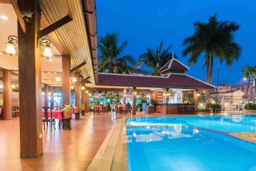 The Residence Garden Pattaya Exterior photo